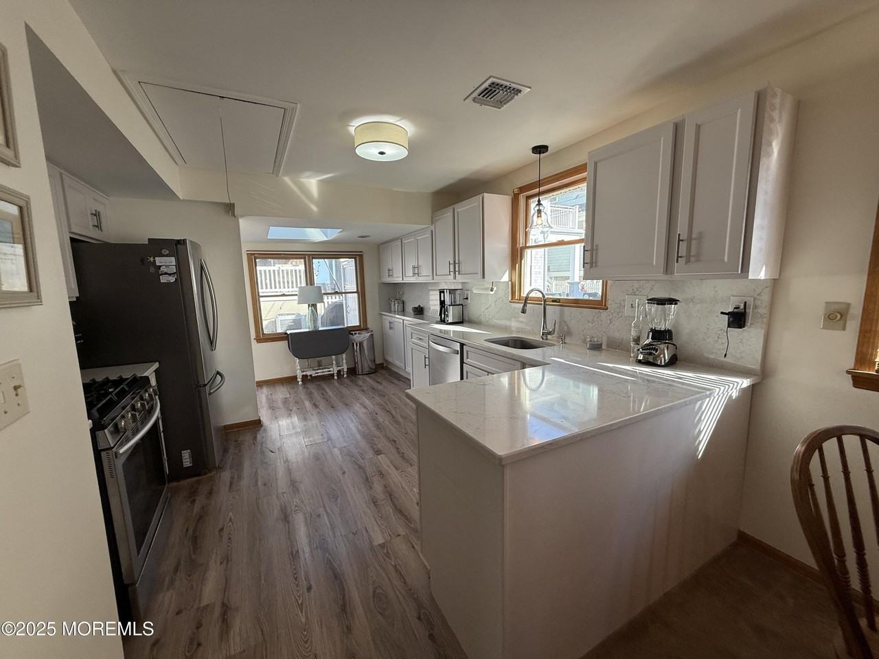 276 1st Ave - Photo 7 of 25