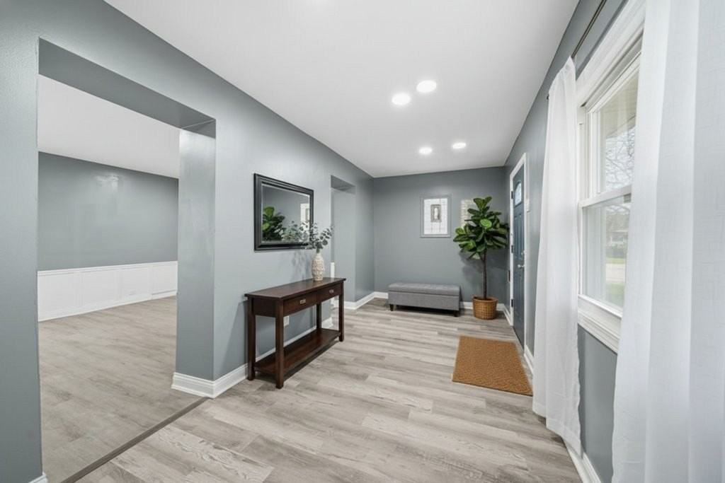 8824 S Wabash Ave - Photo 2 of 29