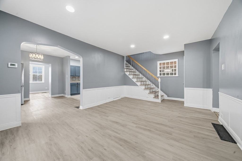 8824 S Wabash Ave - Photo 5 of 29