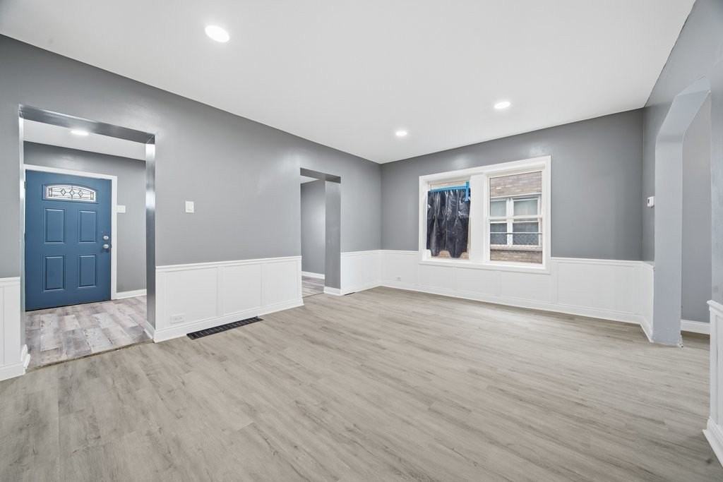 8824 S Wabash Ave - Photo 7 of 29