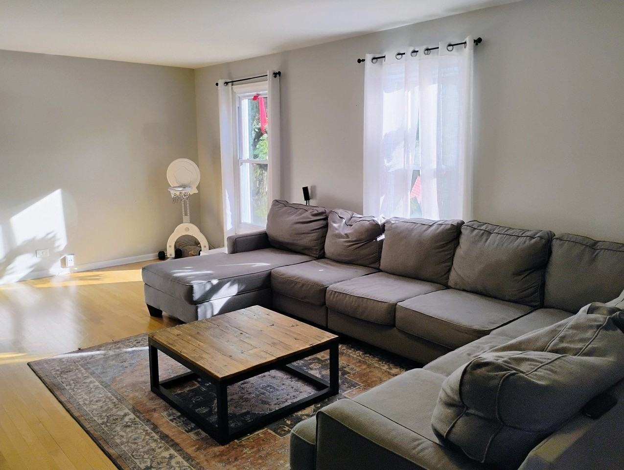 4958 Oak Ln - Photo 3 of 29