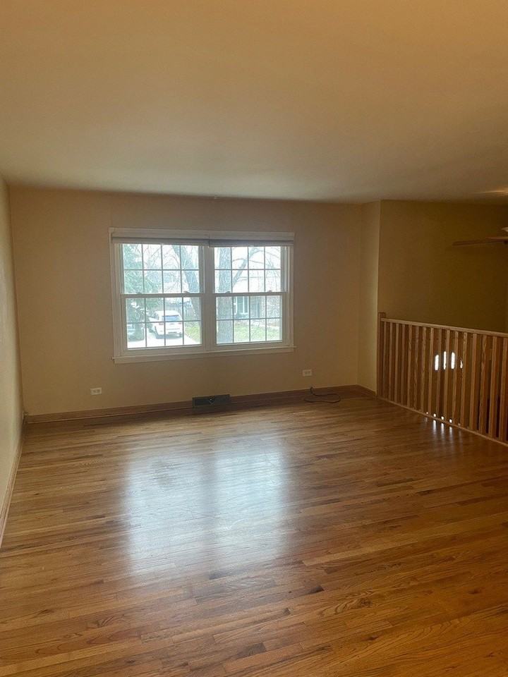 16508 Brockton Ln - Photo 3 of 23