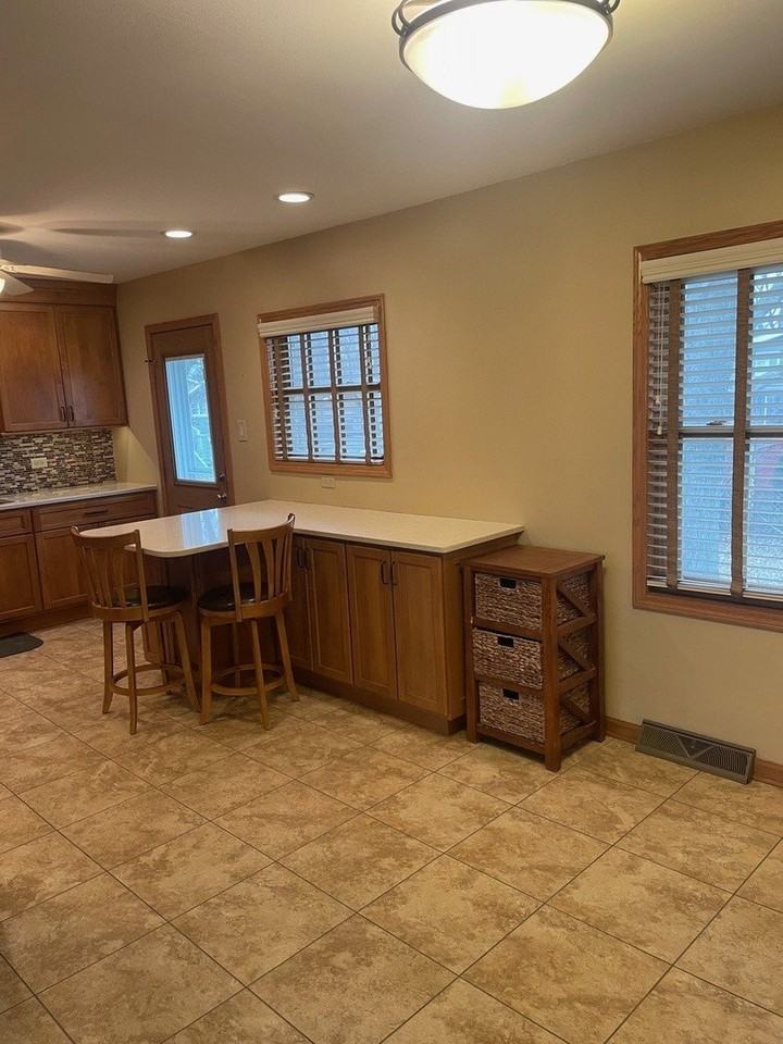 16508 Brockton Ln - Photo 4 of 23