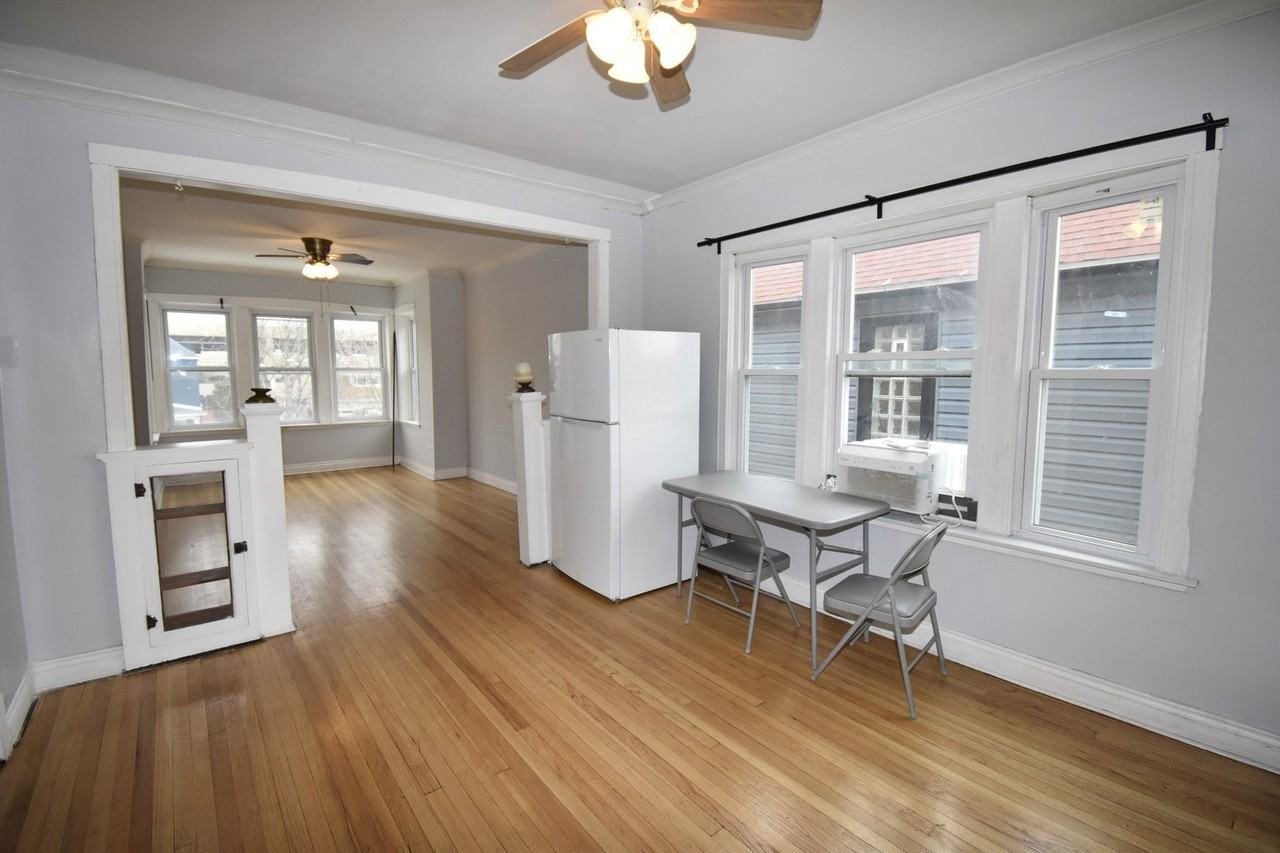 5612 S Sawyer Ave Apt 2 #2 - Photo 6 of 14