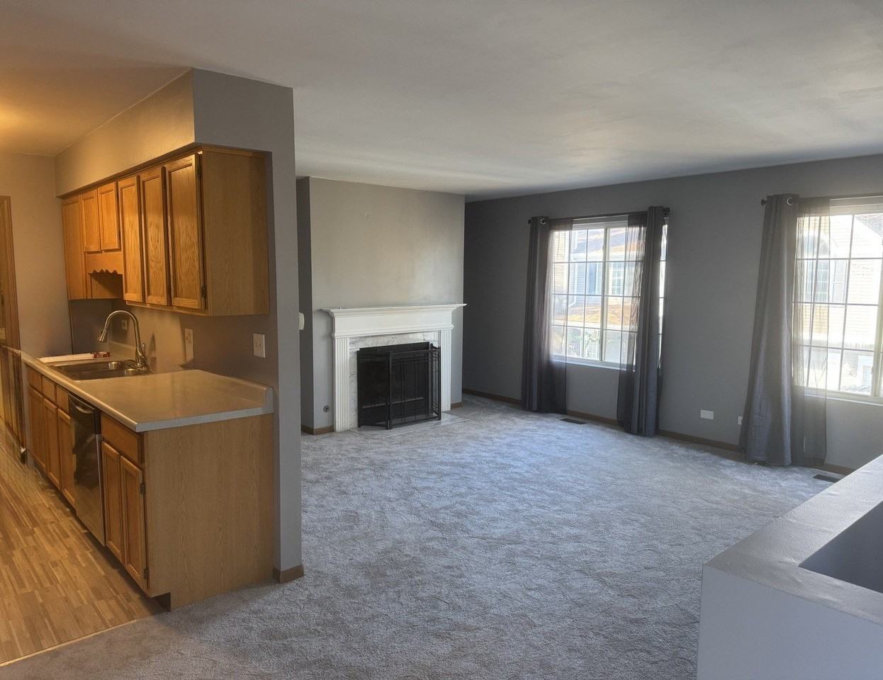 1236 Sandhurst Ln Unit 1236 #1236 - Photo 3 of 12