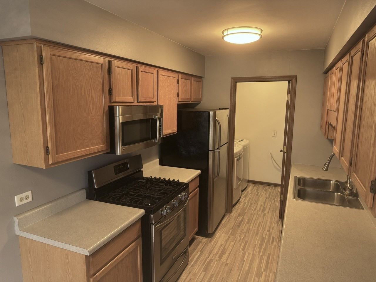 1236 Sandhurst Ln Unit 1236 #1236 - Photo 4 of 12