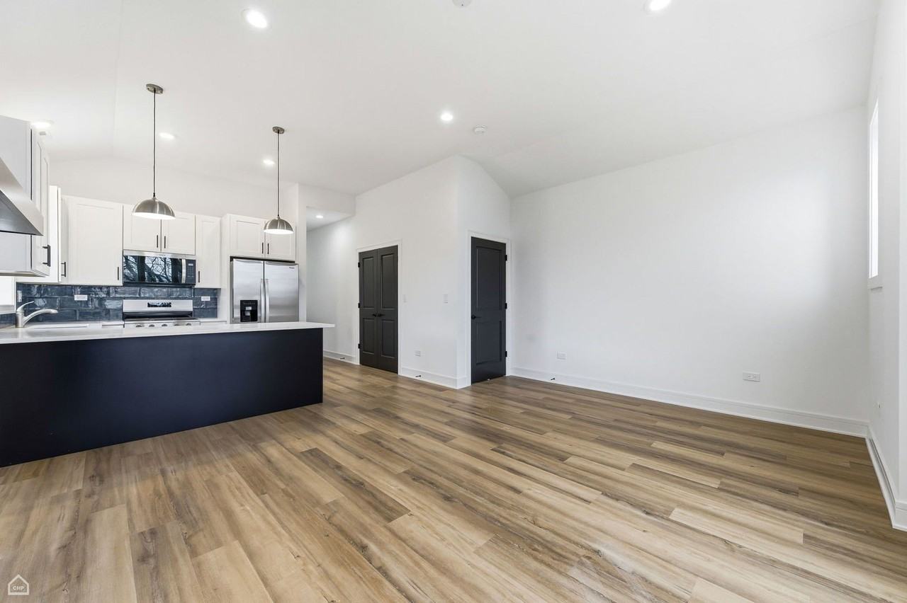 861 E 63rd Pl Unit 3 #3 - Photo 5 of 20