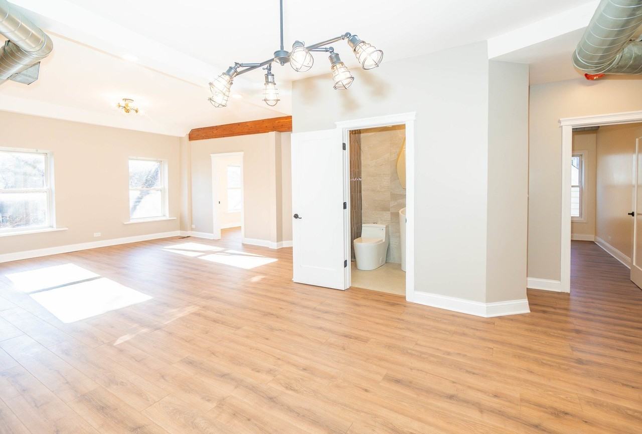 1032 W Dakin St Apt 2a #2A - Photo 4 of 19