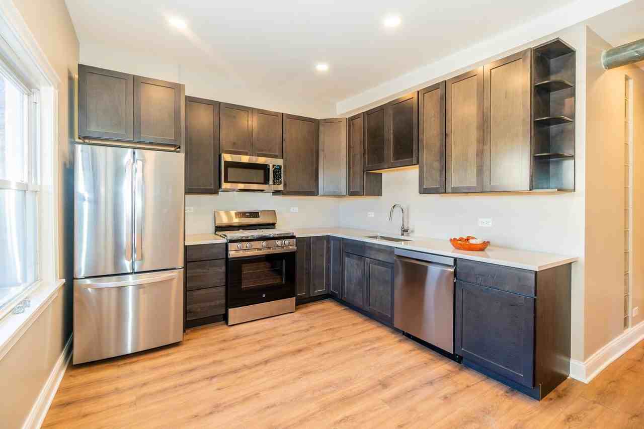 1032 W Dakin St Apt 2a #2A - Photo 5 of 19