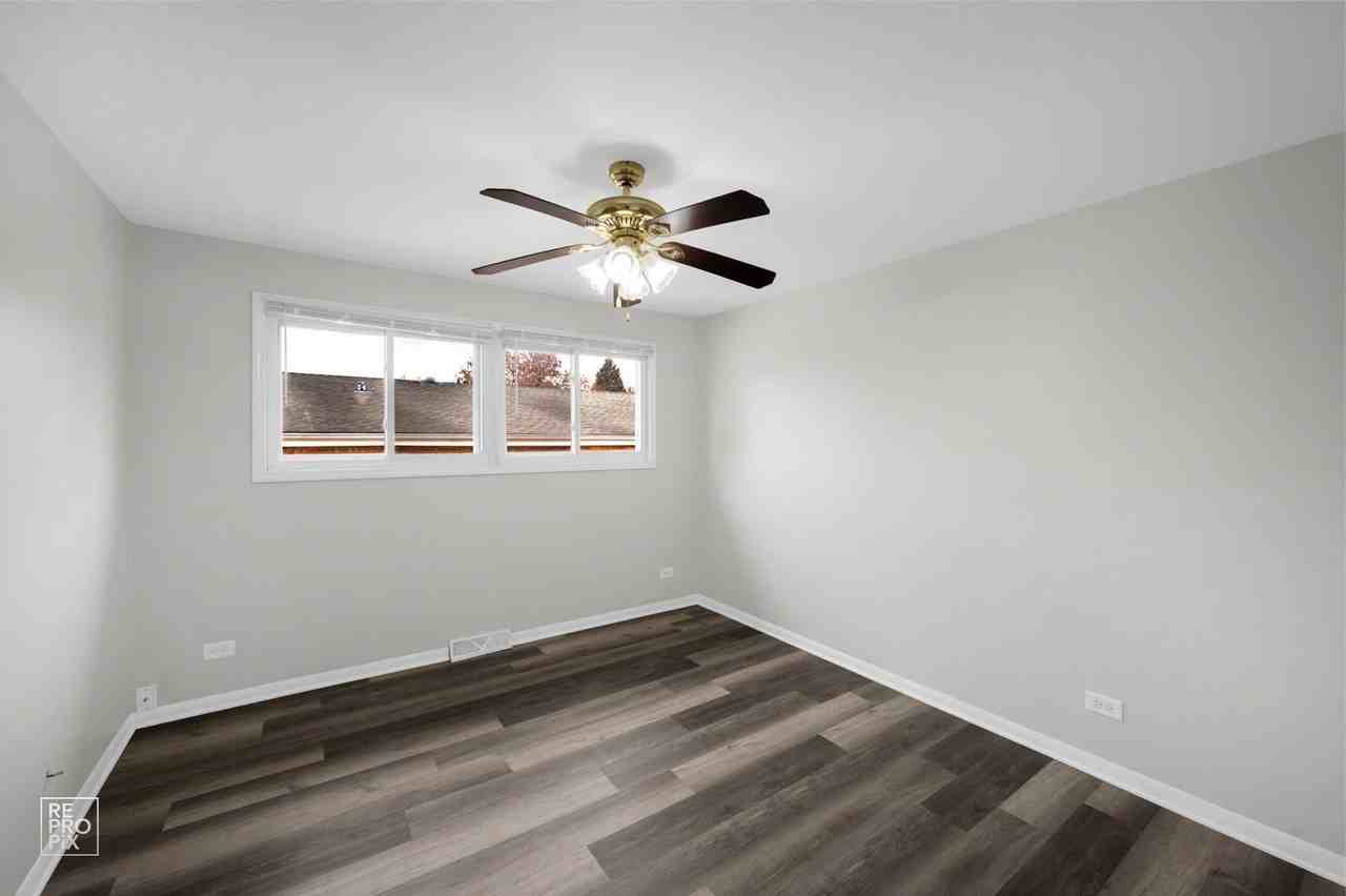 502 E Memorial Rd - Photo 7 of 20