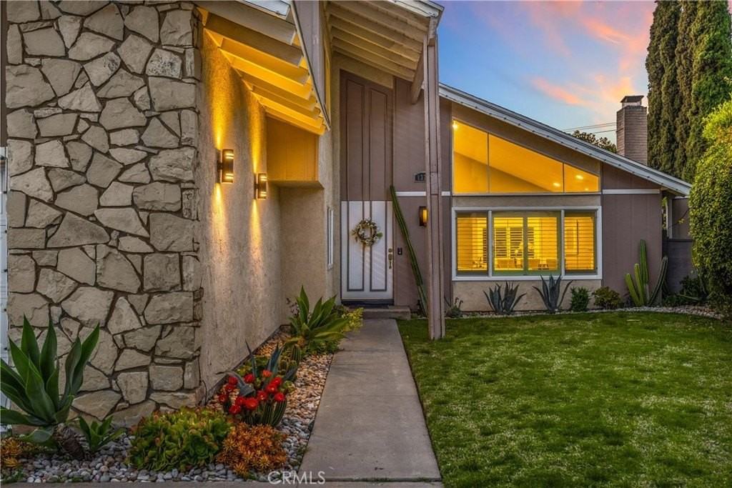 1320 N Van Gogh Cir - Photo 5 of 50