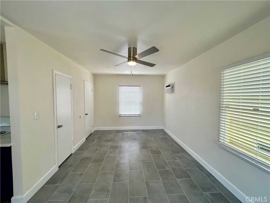 1403 Bonnie Cove Ave #1 - Photo 6 of 9