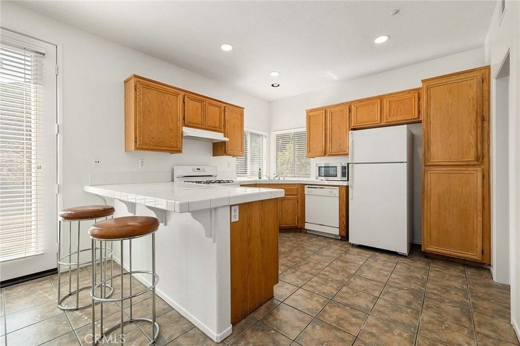 6011 Matheson Dr - Photo 4 of 9