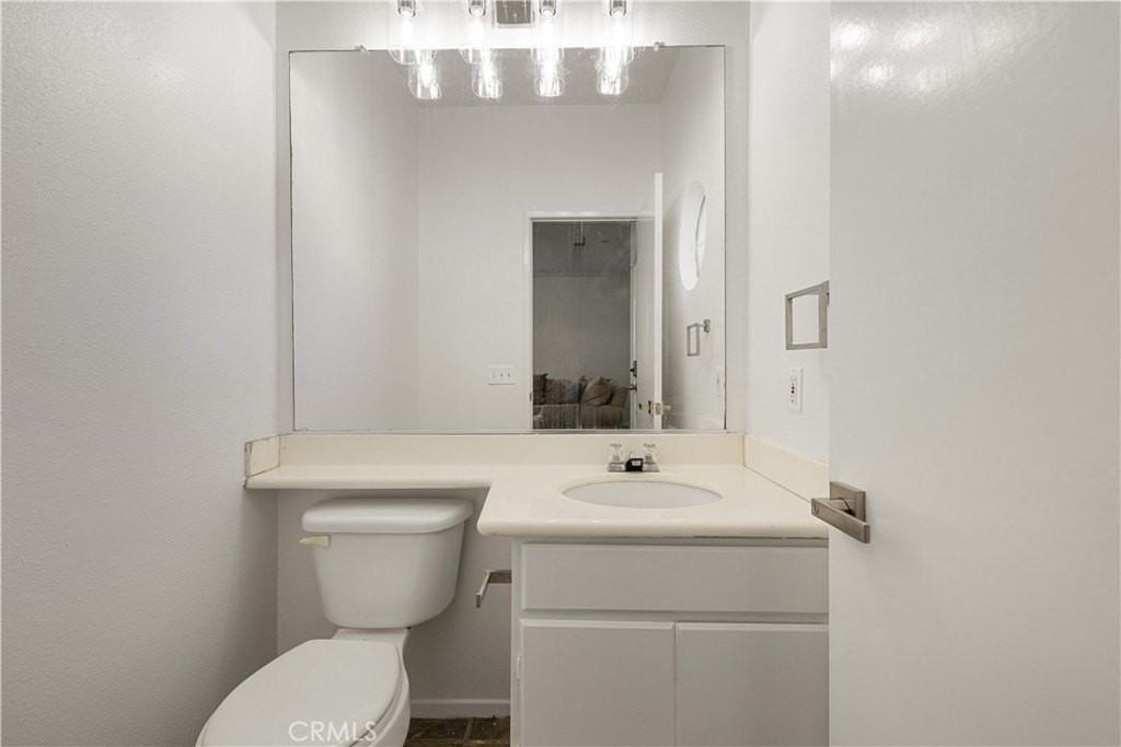 6011 Matheson Dr - Photo 5 of 9