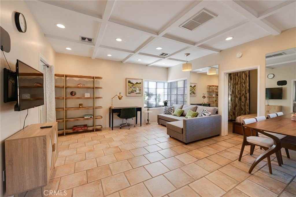 1853 N Allen Ave - Photo 3 of 20