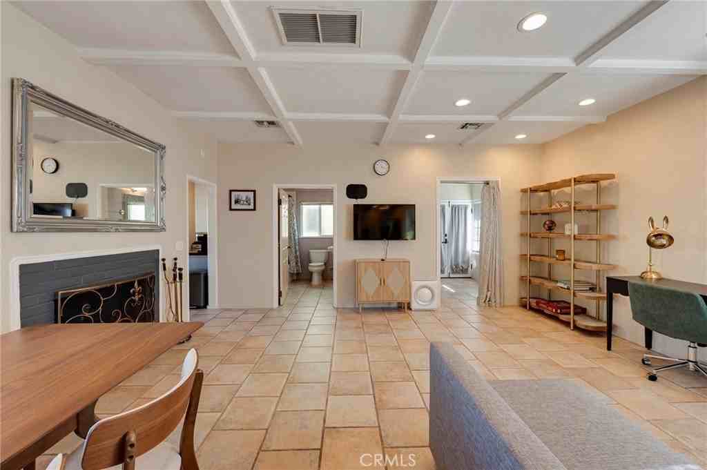 1853 N Allen Ave - Photo 4 of 20