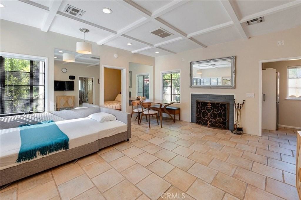 1853 N Allen Ave - Photo 5 of 20