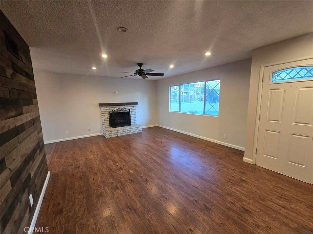 607 6th St - Photo 5 of 17