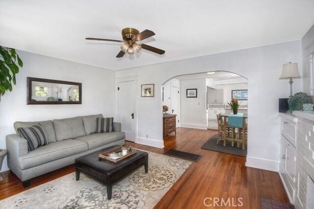 372 Jasmine St - Photo 6 of 20