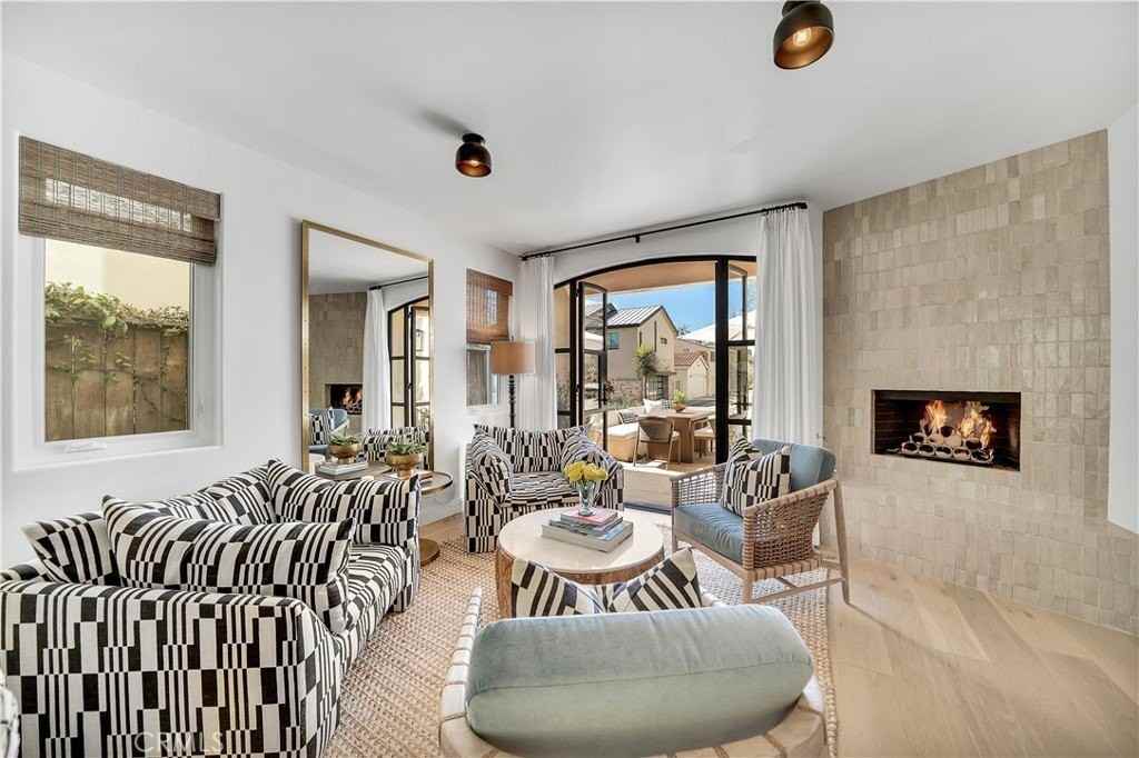 412 Acacia Ave - Photo 3 of 32