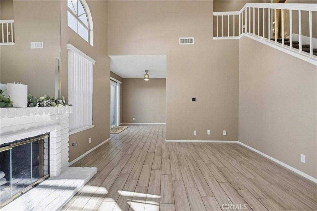 3 Orchid - Photo 6 of 50