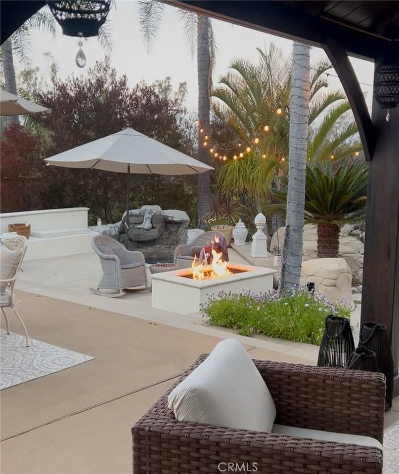 10071 Highcliff Dr - Photo 7 of 45