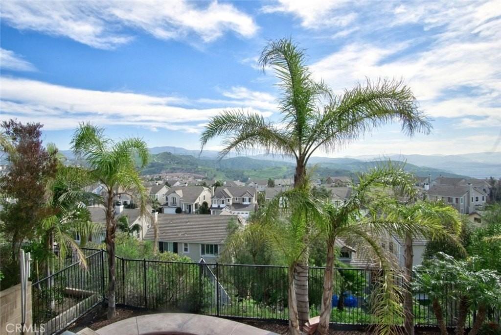 2449 N Highwood Rd - Photo 5 of 39