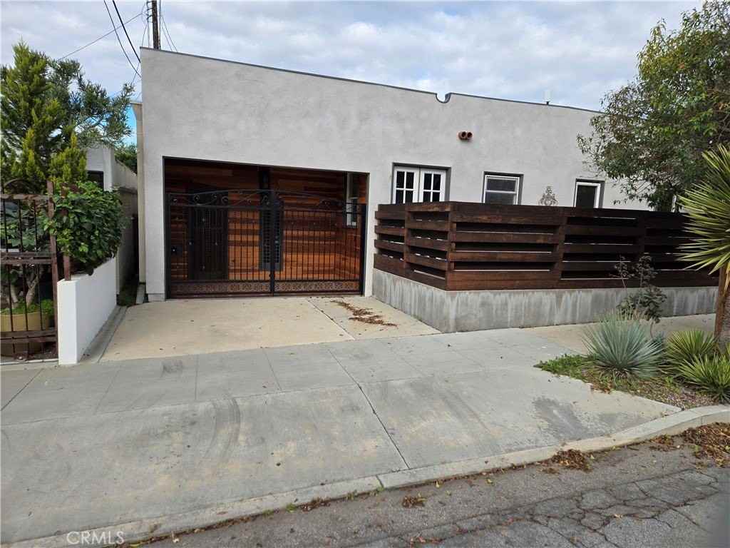 4979 E 14th St - Photo 2 of 26