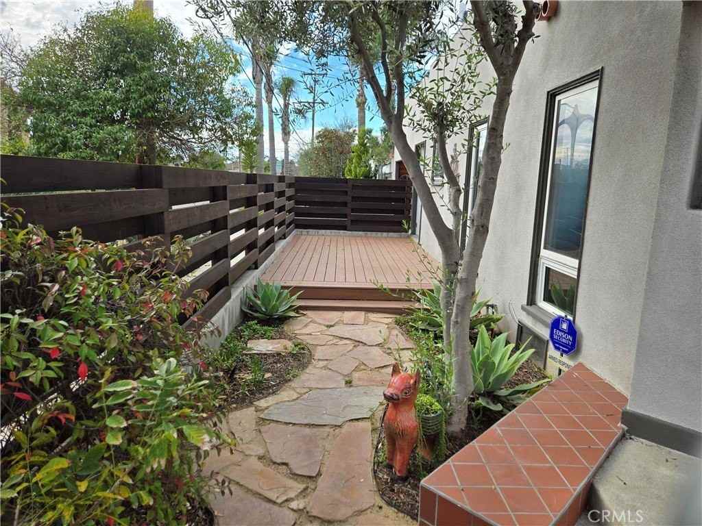 4979 E 14th St - Photo 6 of 26