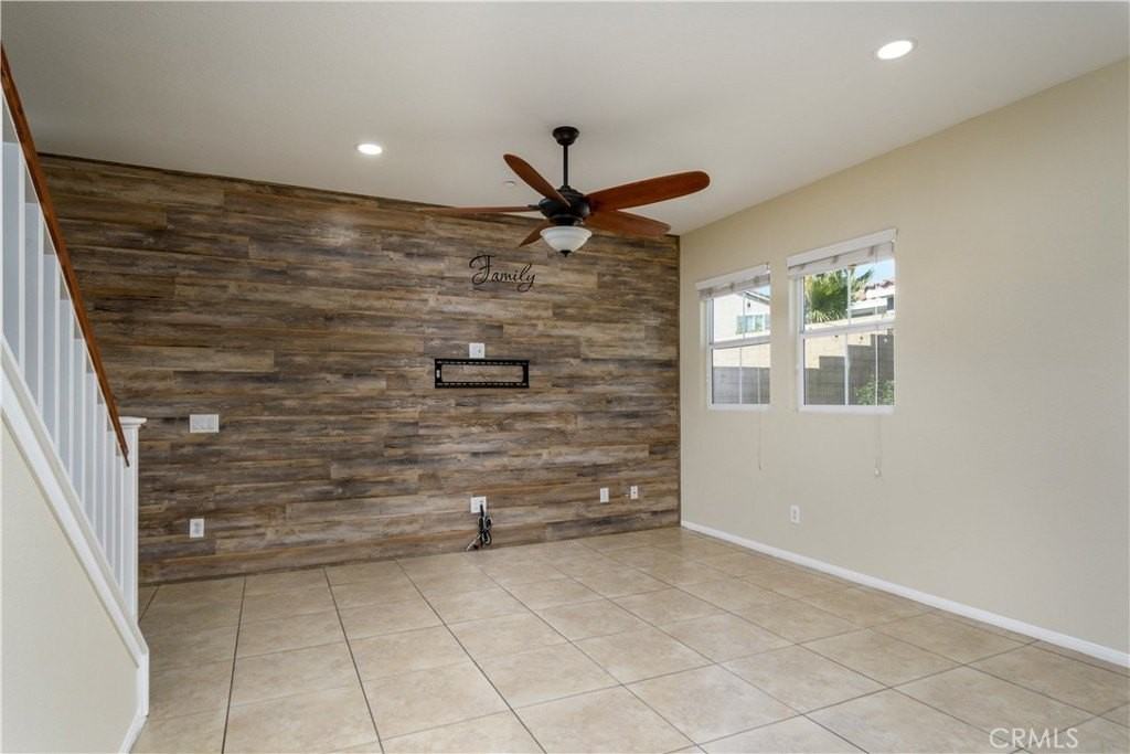 16442 El Revino Dr - Photo 4 of 37