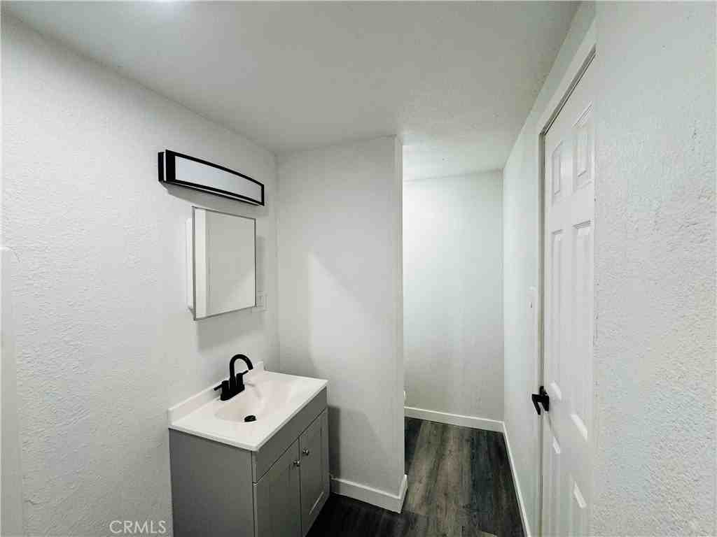 5557 Lemon Ave - Photo 4 of 5