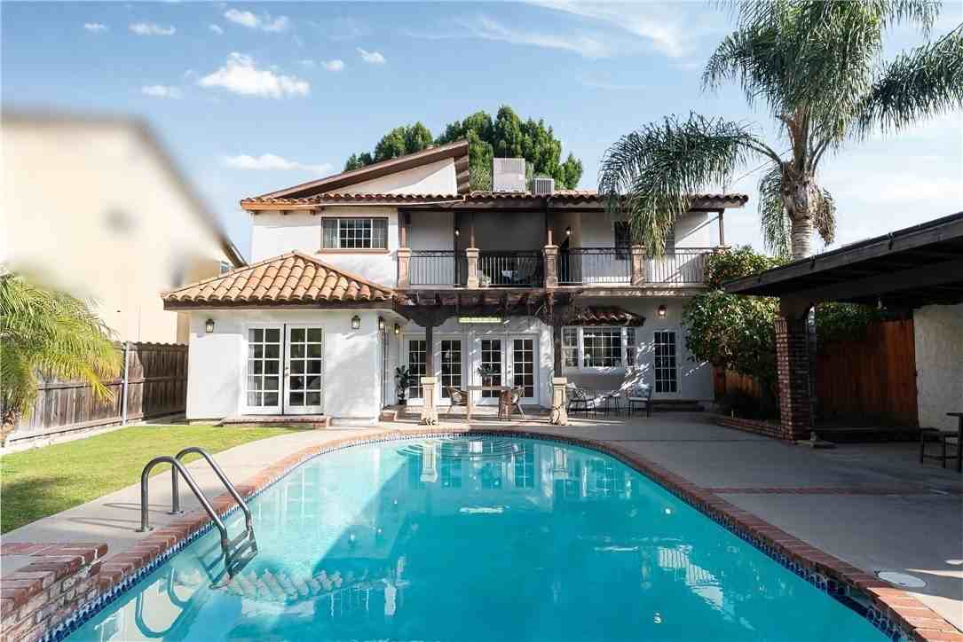 4115 Laurelgrove Ave - Photo 3 of 44