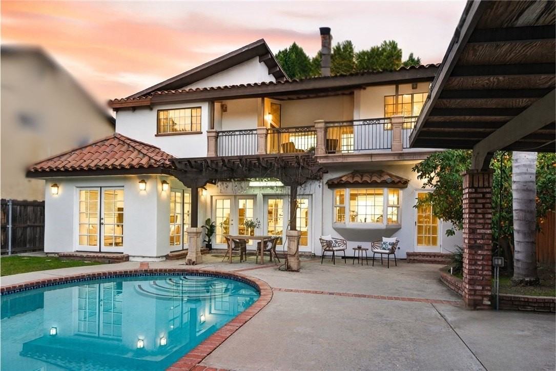 4115 Laurelgrove Ave - Photo 4 of 44