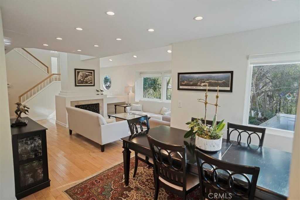 29732 Strawberry Hill Dr - Photo 4 of 22