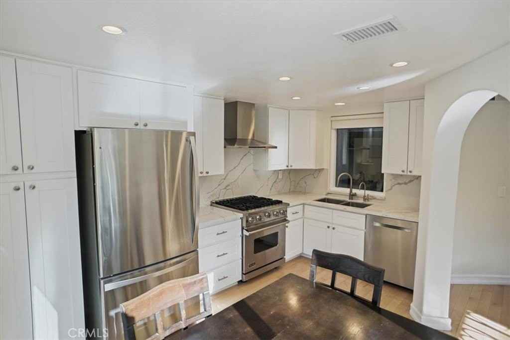 29732 Strawberry Hill Dr - Photo 5 of 22