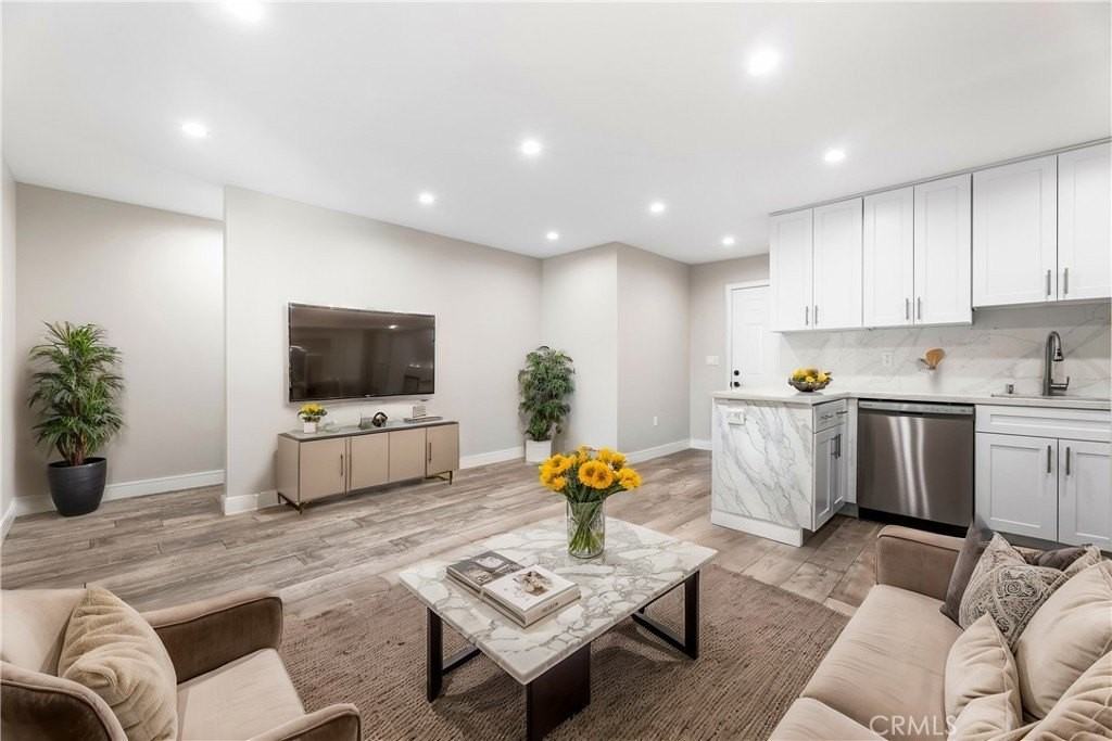 2057 N Vermont Ave - Photo 3 of 9