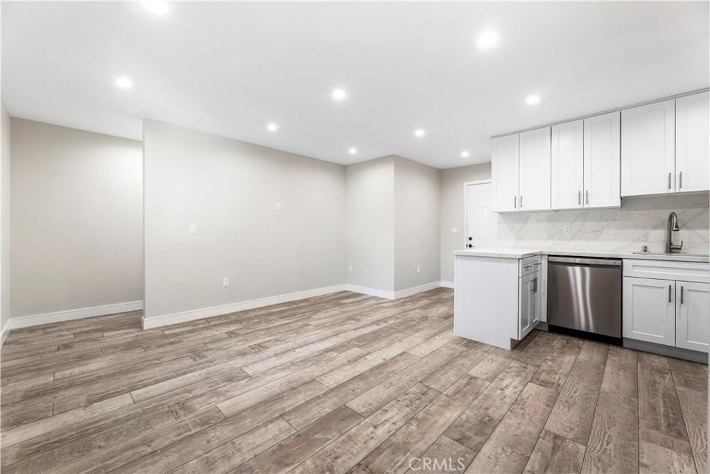 2057 N Vermont Ave - Photo 5 of 9