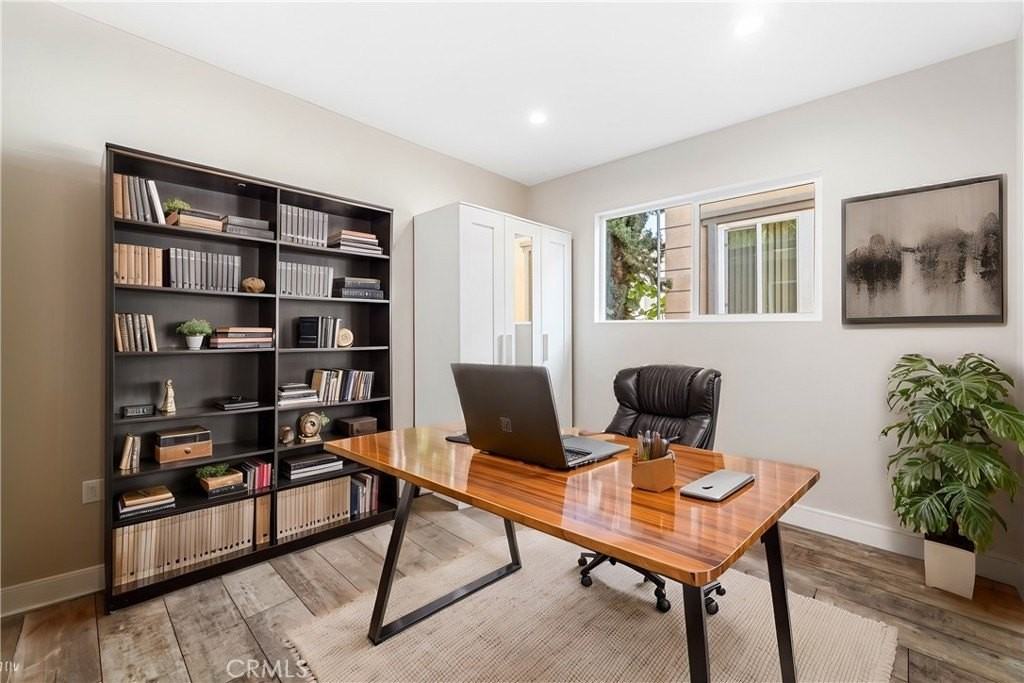 2057 N Vermont Ave - Photo 7 of 9