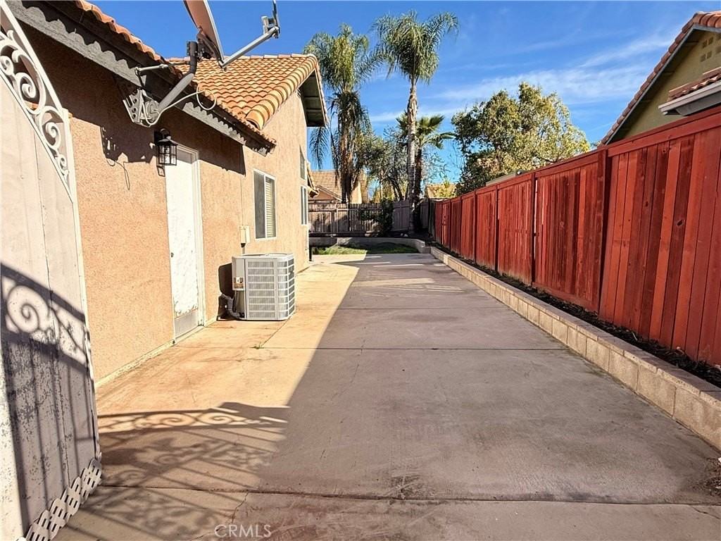 2105 Villines Ave - Photo 2 of 15