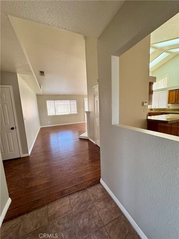 2105 Villines Ave - Photo 5 of 15