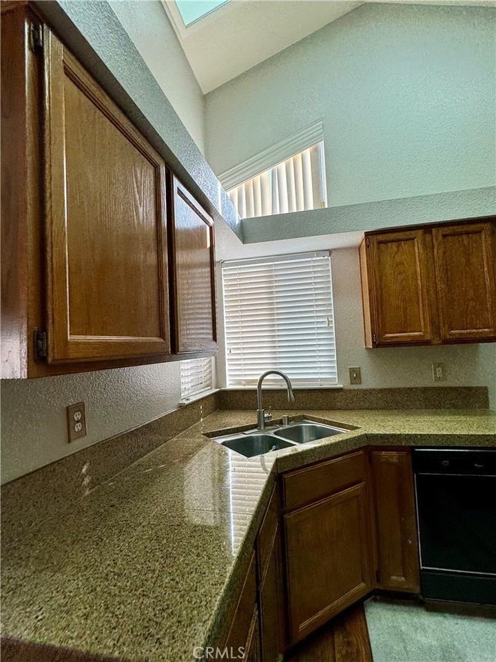 2105 Villines Ave - Photo 6 of 15