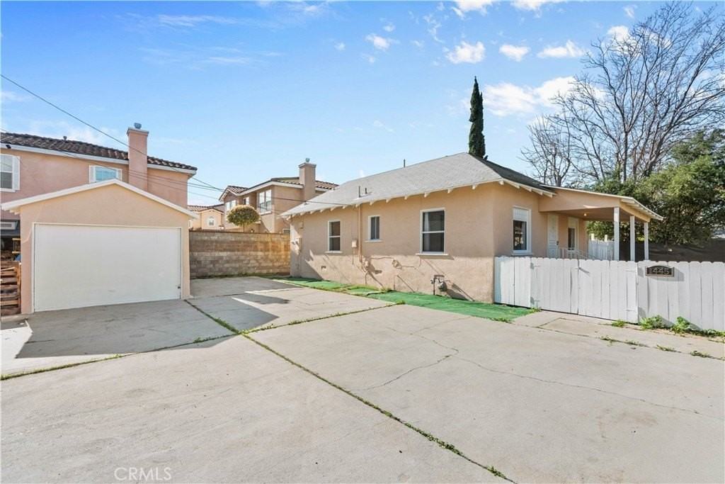 1445 S Rebecca St - Photo 3 of 43