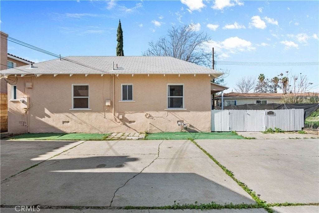 1445 S Rebecca St - Photo 4 of 43