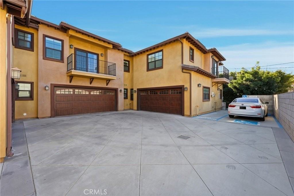 116 Del Marino Pl #B - Photo 3 of 32