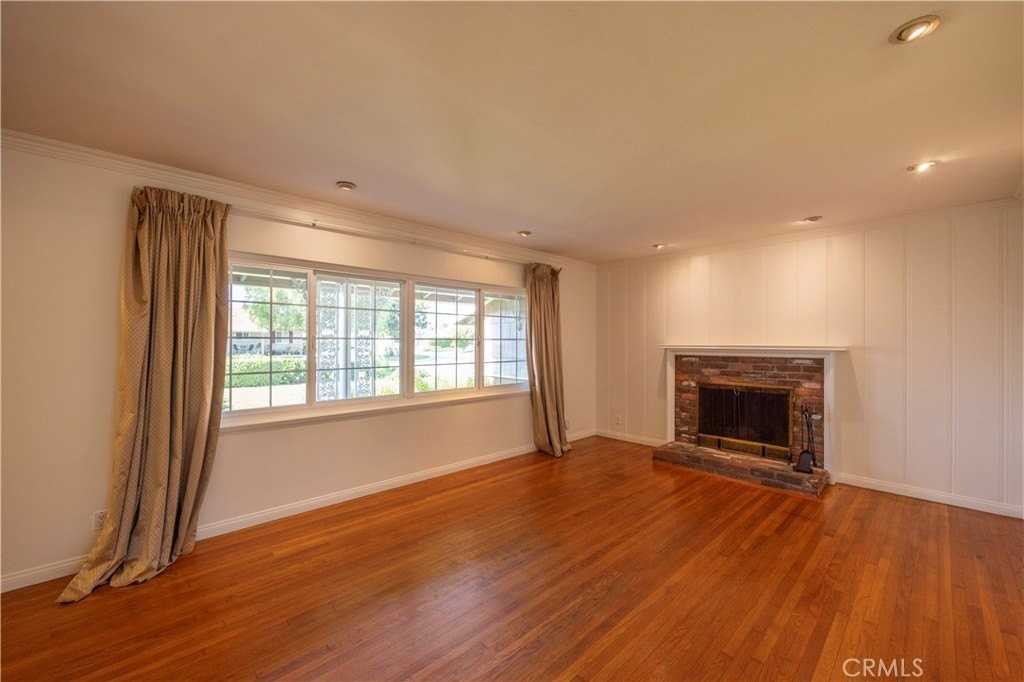 1248 E Greenville Dr - Photo 6 of 26