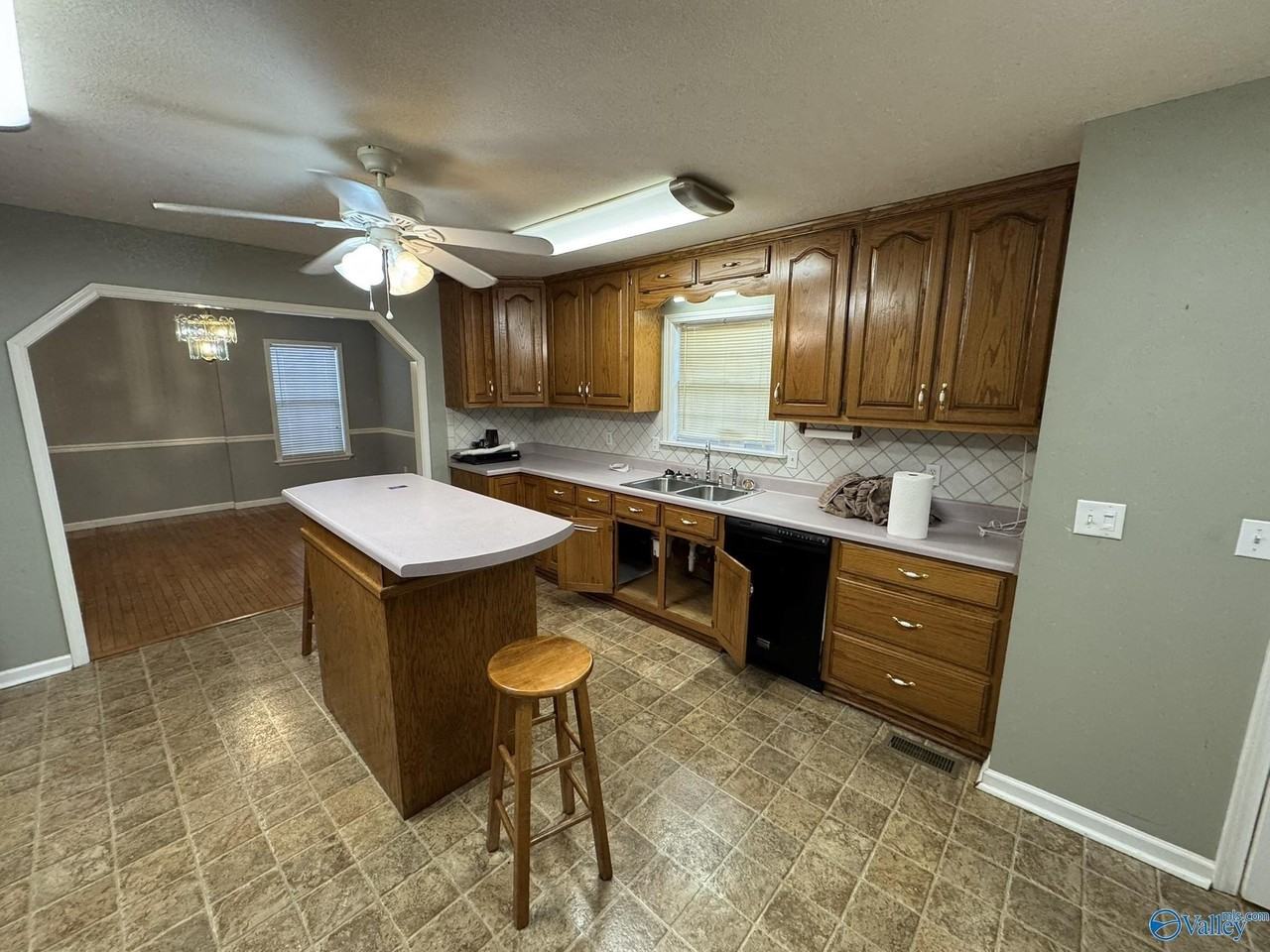 104 Cypress Cir - Photo 5 of 19