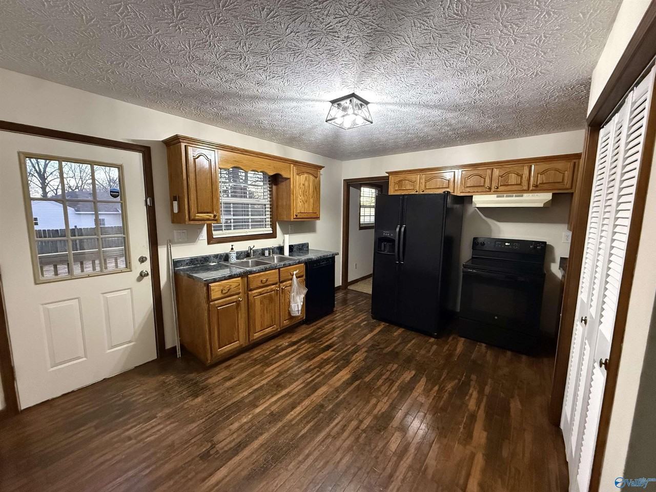 412 Pearl St Sw - Photo 3 of 10