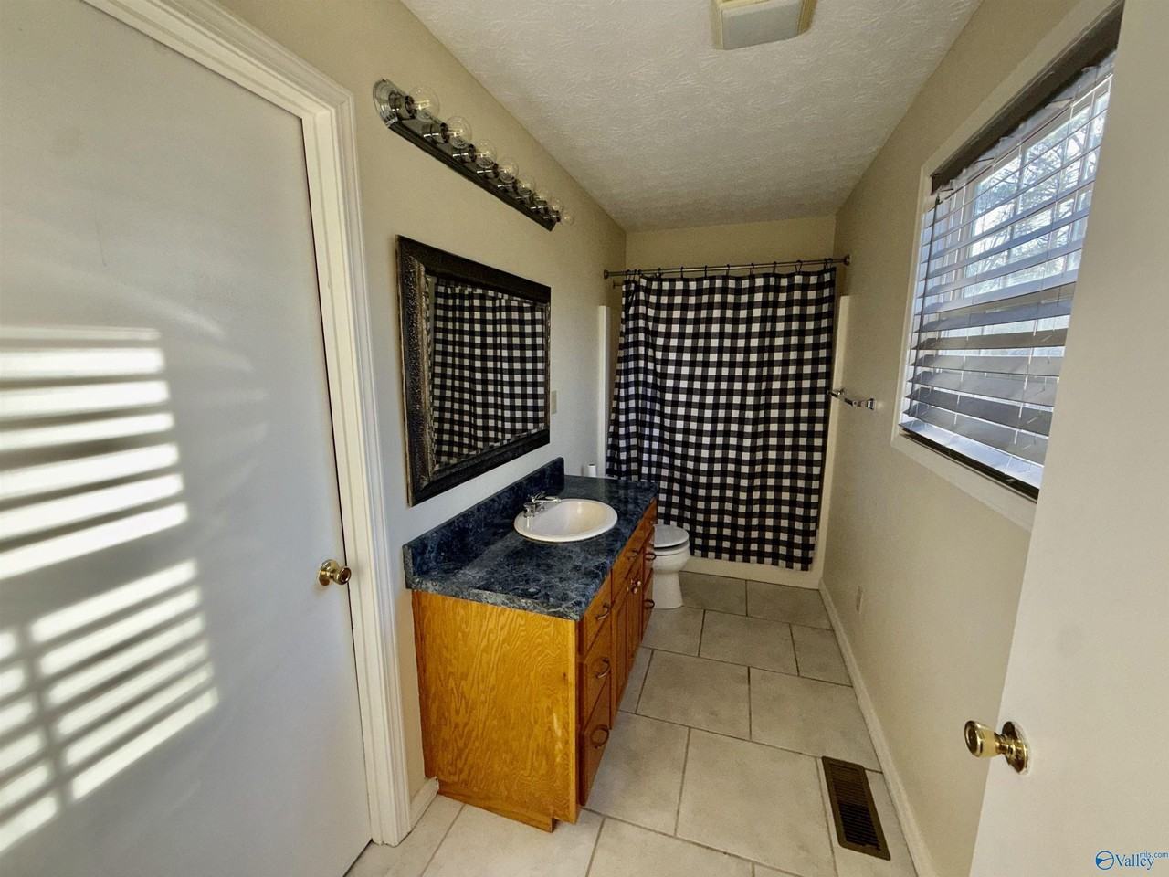 412 Pearl St Sw - Photo 5 of 10