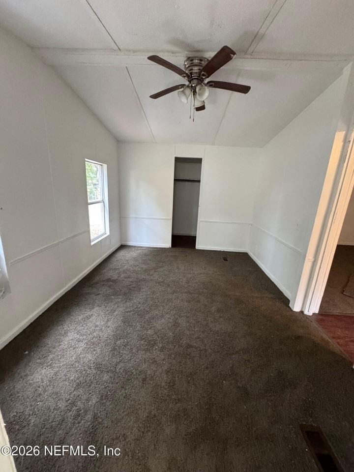 3521 Whitehall St - Photo 6 of 10