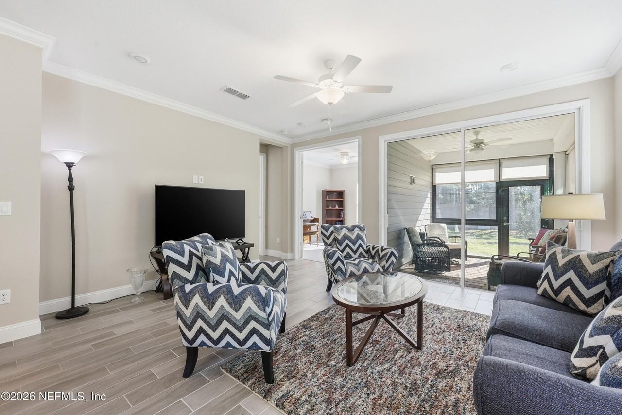 3329 Montilla Dr - Photo 5 of 50